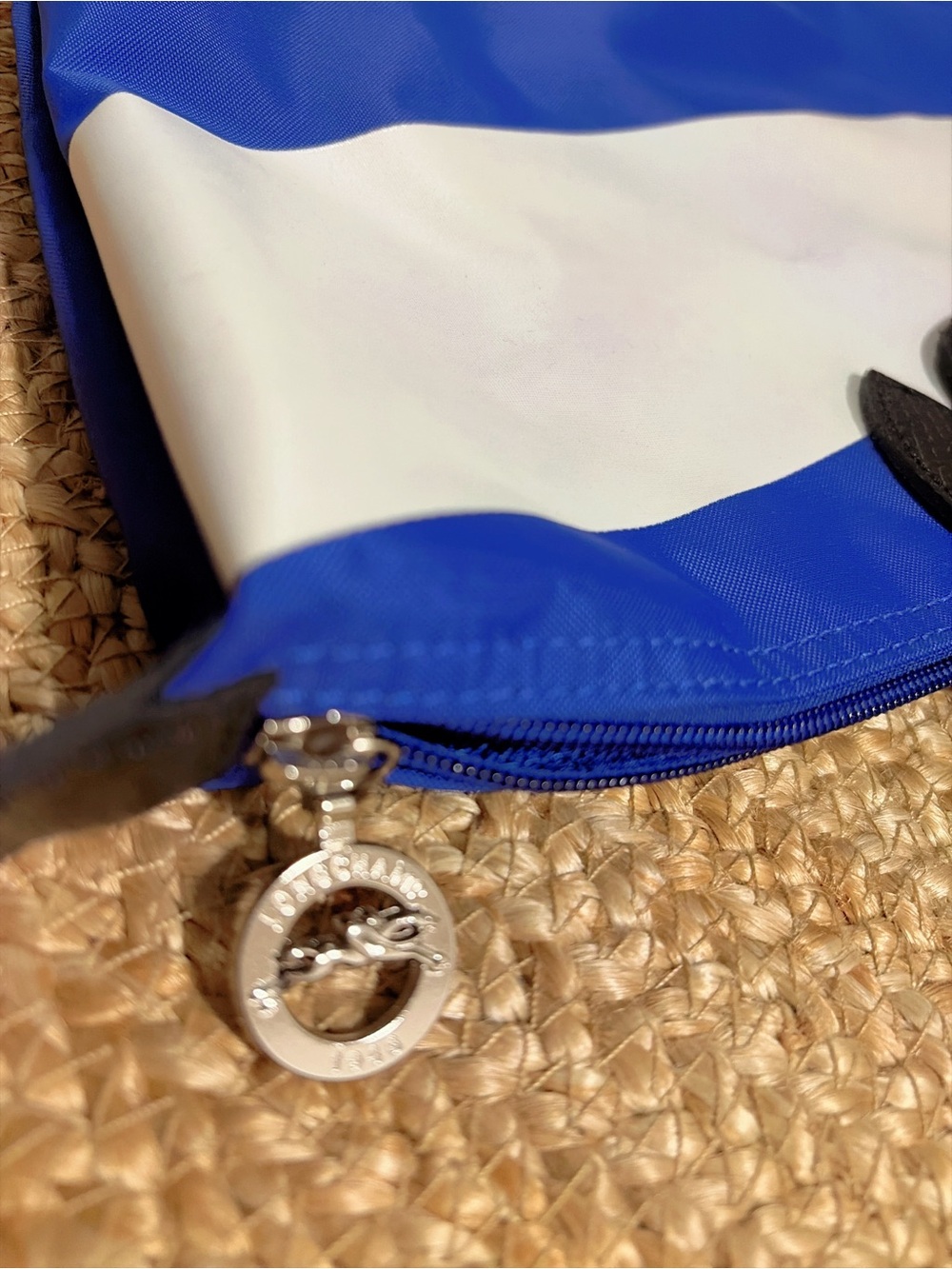 (NWOT)Longchamp limited edition Blue and Black PARIS Logo Tote - Picture 2 of 5